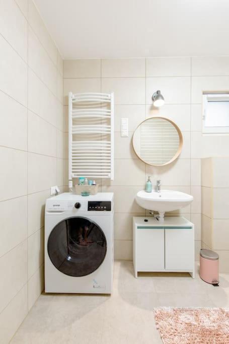 Szondi Corner Apartman Budapest Ngoại thất bức ảnh