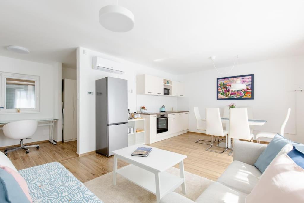 Szondi Corner Apartman Budapest Ngoại thất bức ảnh